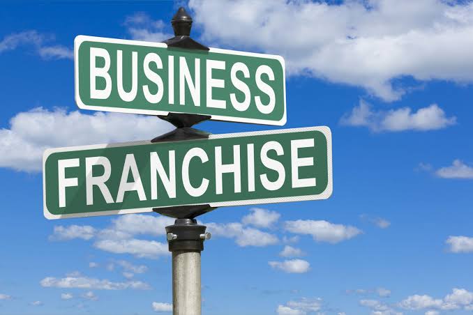 The Pros and Cons of Buying a Franchise vs. Starting from Scratch